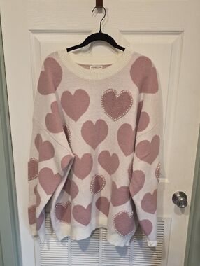 Crewneck Heart-Pattern Sweater in Dusty Pink and Cream